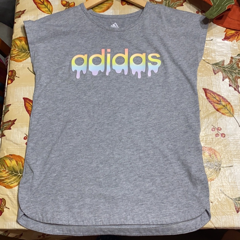 ADIDAS T-Shirt NWOT FINAL PRICE🎉